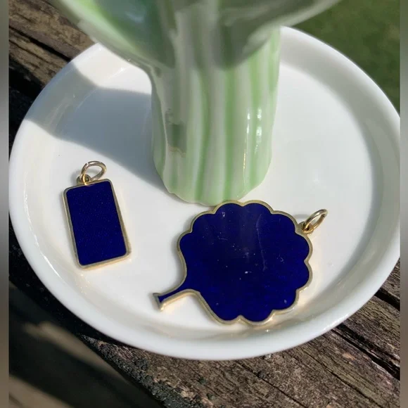 2 Vintage Enamel Pendants. Peacock 🦚 Bird & Flowers 💐